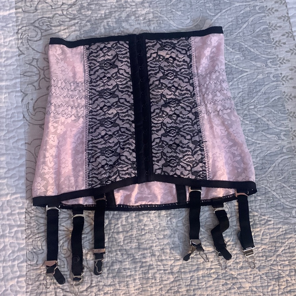Secrets In Lace Girdle